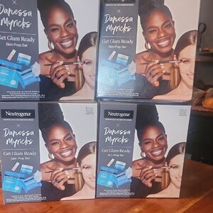 Neutrogena Skin Prep Set with Blue and White Packaging